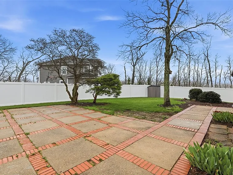 1013 El Rancho Dr — Photo 14