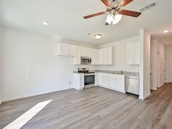 3rd image of 2226 Brookes St #2226
