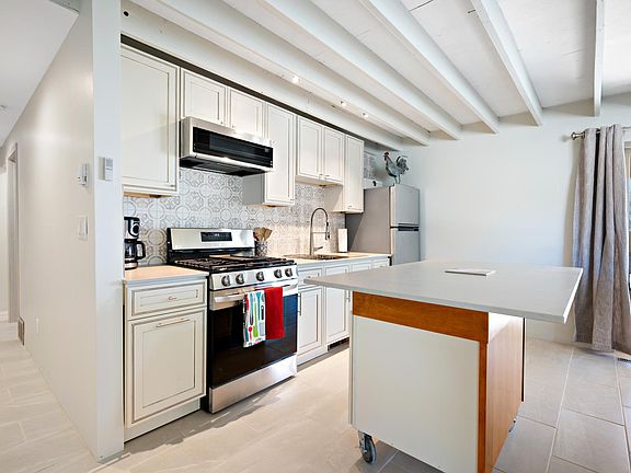 3rd image of 1417 Agua Fria St #B