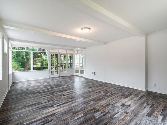 4th image of 5439 Magnolia Ave