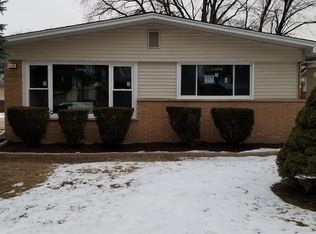 348 W Arquilla Dr, Glenwood, IL 60425