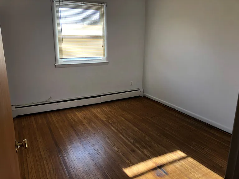200 E Browning Rd — Photo 5