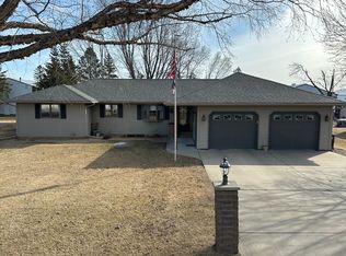 814 Country Club Dr SW, Melrose, MN 56352