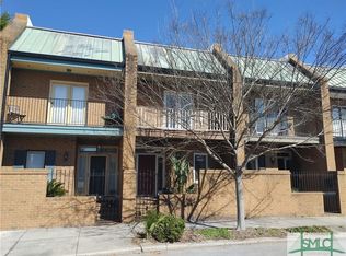 406 E State St, Savannah, GA 31401