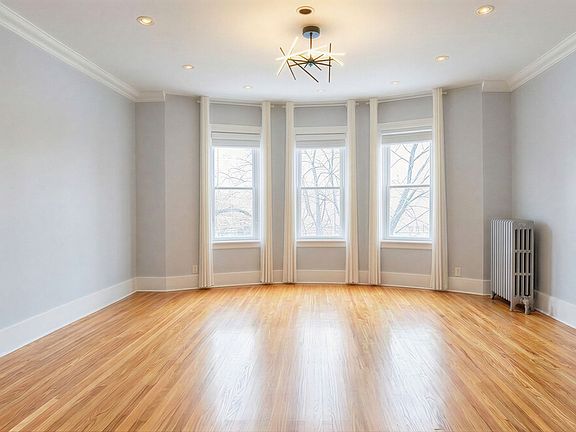 3rd image of 6049 N Talman Ave APT 3B