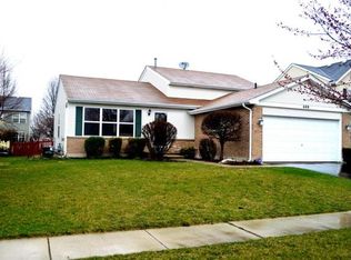688 Ottawa Dr, Round Lake Heights, IL 60073