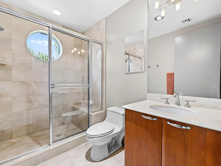 701 SE 21st Ave #501 — Photo 26