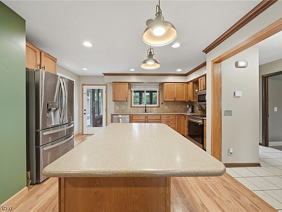 4th image of 7445 Market Ave N
