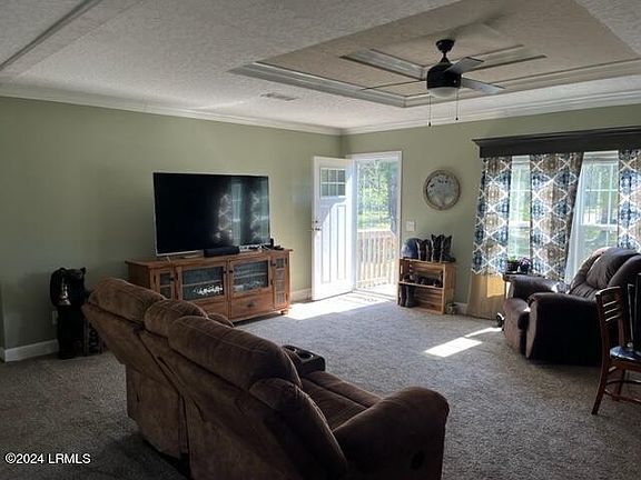 3rd image of 18 Ponderosa Drive