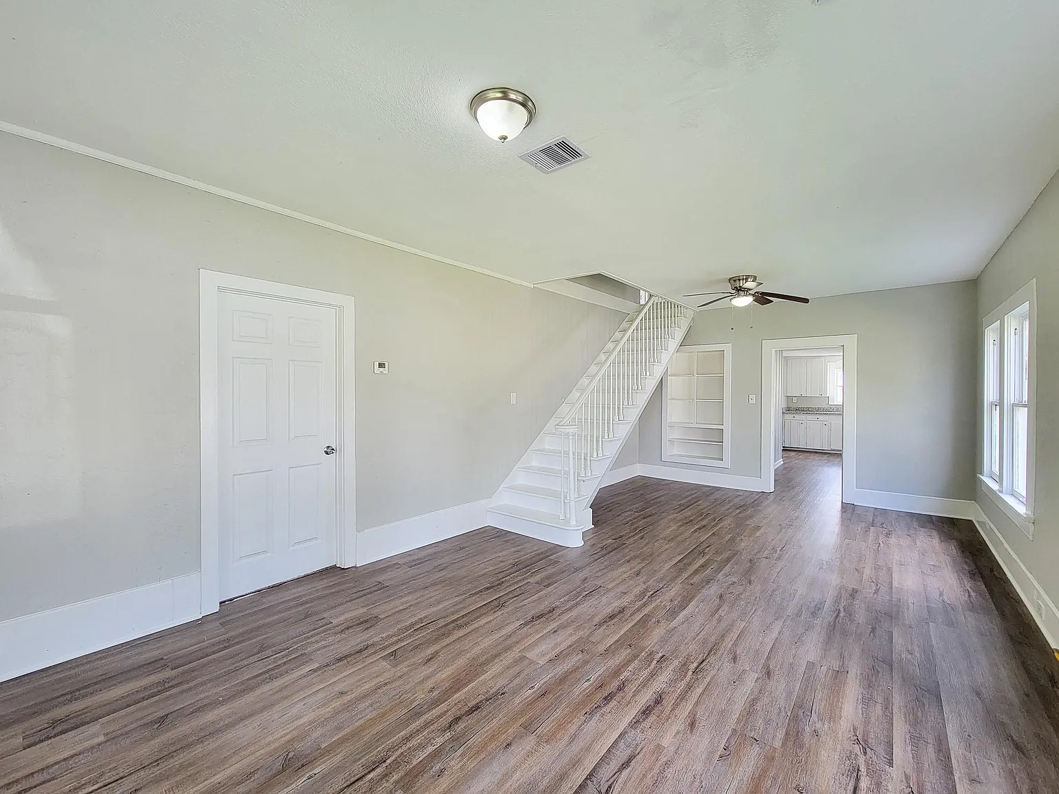 4 bed, 2.0 bath, 1716 sqft, $1,875 — Photo 4