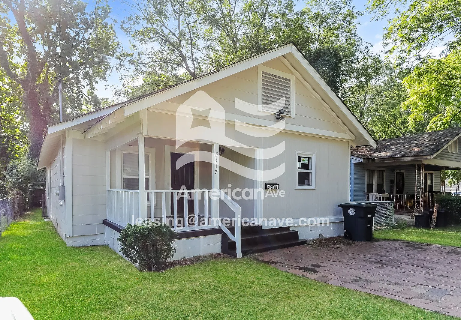 3 bed, 1.0 bath, 1111 sqft, $970 — Photo 2