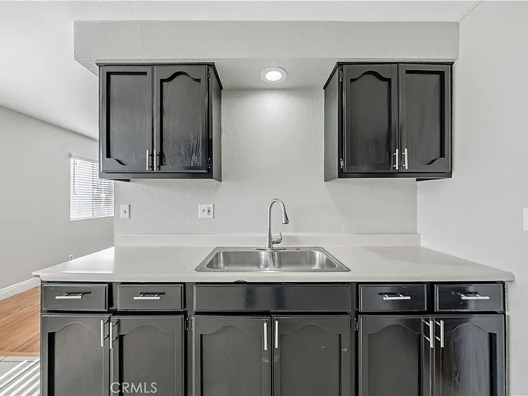 1308 E Oaks St #D — Photo 2