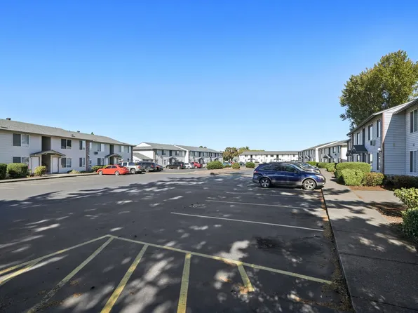 Cedar Court Apartments, 3450 Silvercedar Pl NE #41d8a7ec7, Salem, OR 97305