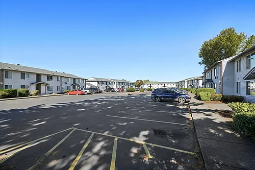 Cedar Court Apartments Photo 1