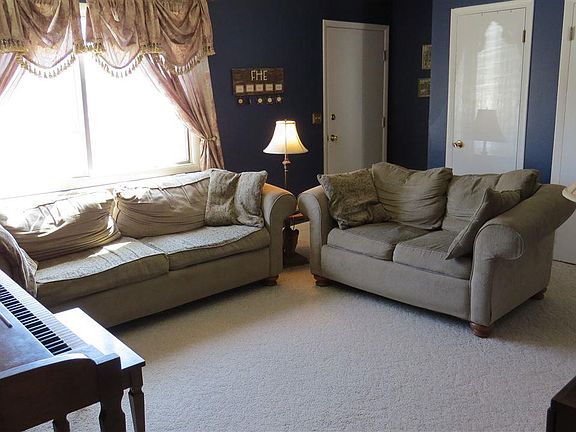 4th image of 824 N 16 E