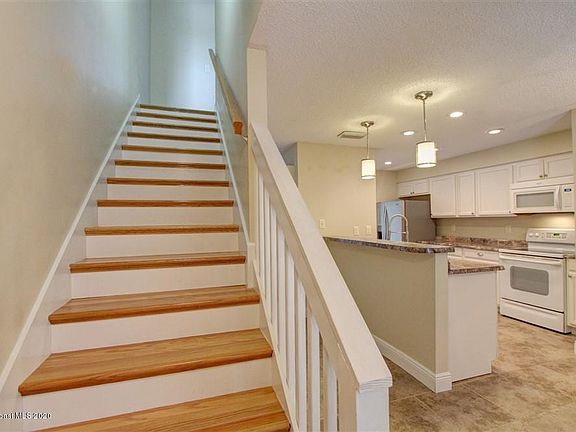 3rd image of 283 E Towne Pl #1