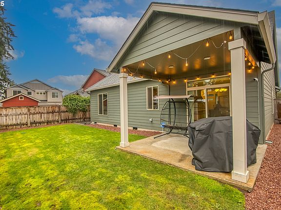 2nd image of 15509 NE 79th Way