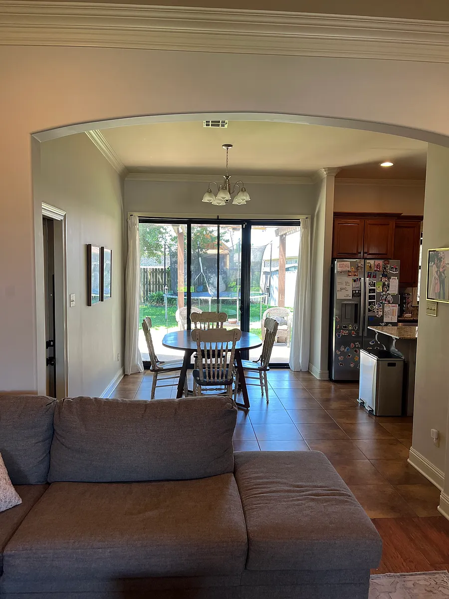 Building Photo - 310 Bluebonnet Dr