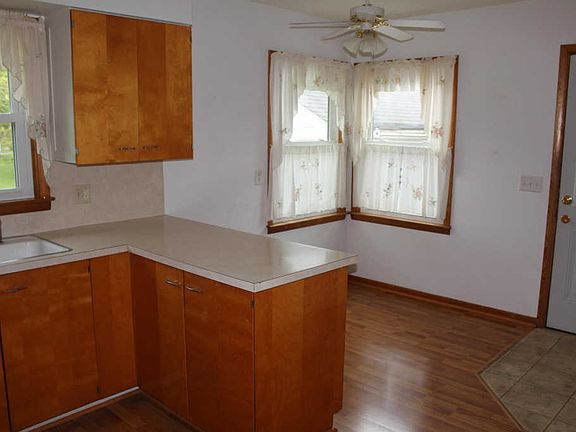 4th image of 260 Hetrick Dr