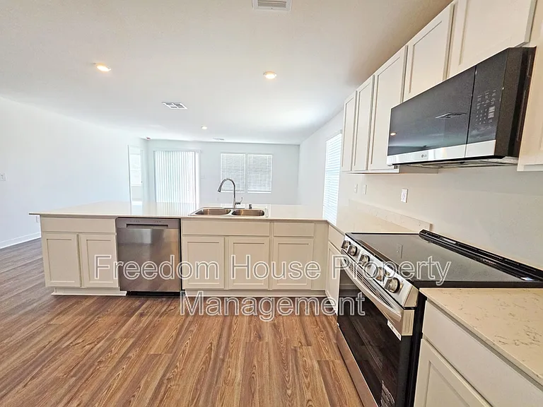 660 E Huyana Wind Dr — Photo 29