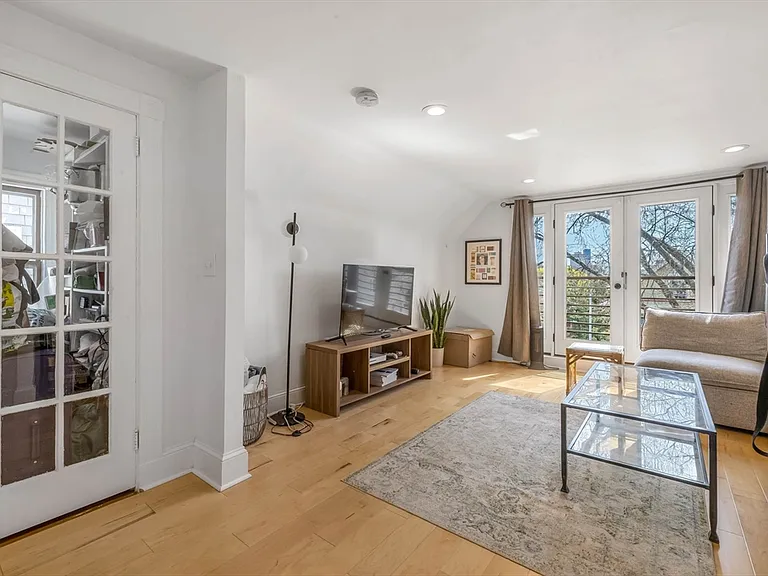 151 Magazine St #3 — Photo 11