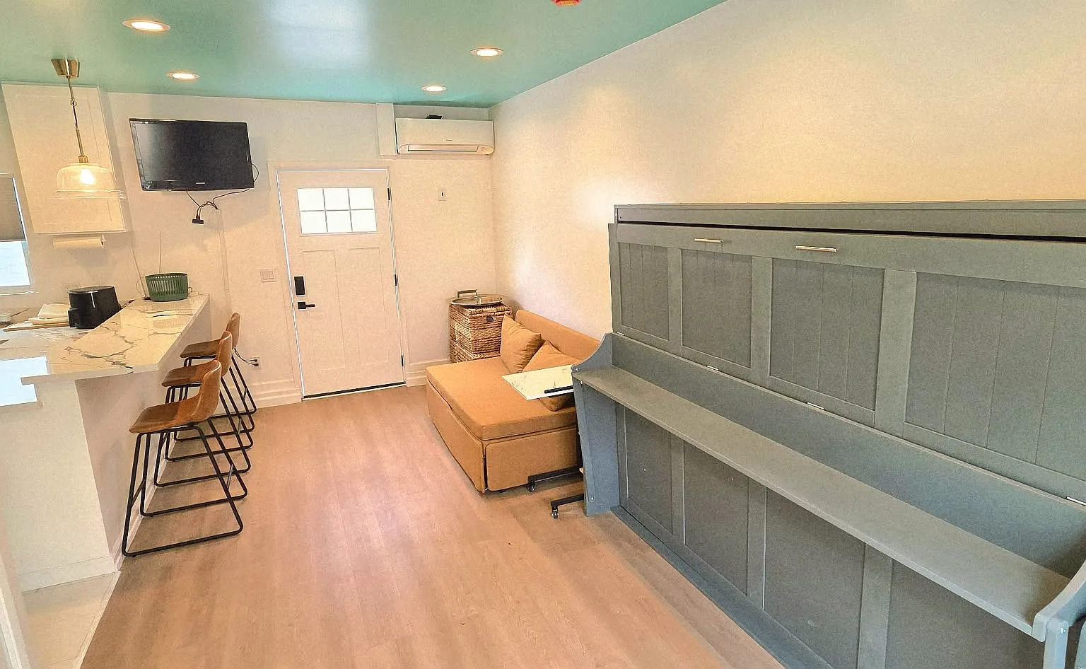 Studio, $2,000 — Photo 4