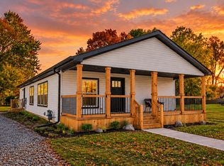26 Berry St, Quincy, MI 49082