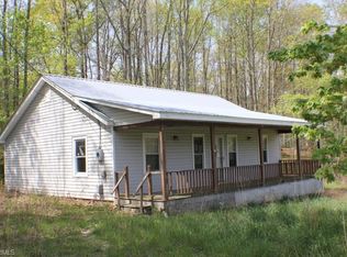 2140 E Pine St, Mount Airy, NC 27030