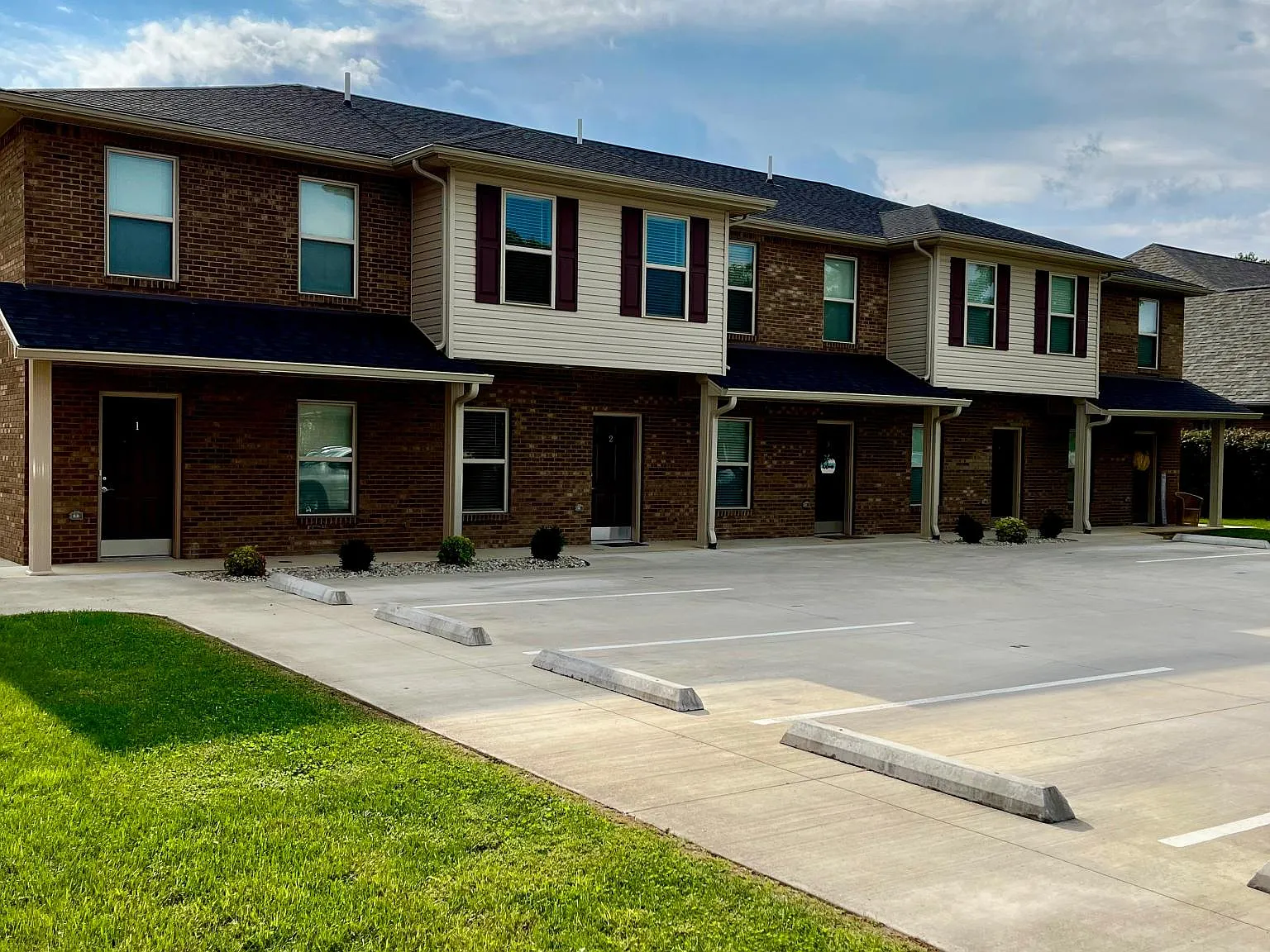 2 bed, 1.5 bath, 1150 sqft, $1,150 — Photo 2