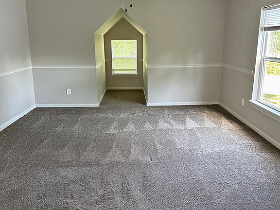 5th image of 703 N 6th Avenue