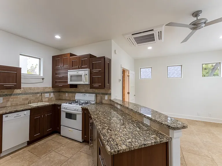 716 Post Oak St — Photo 38