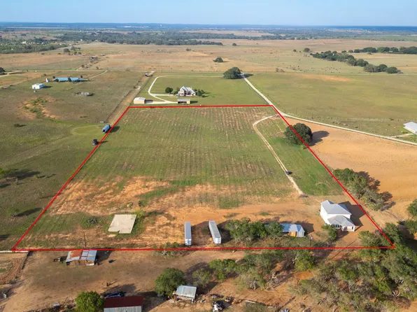 288 COUNTY ROAD 105, Floresville, TX 78114