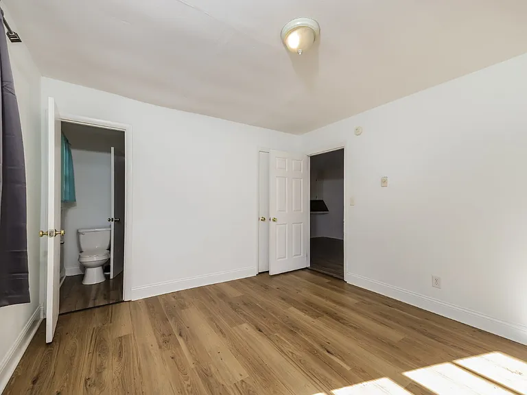 238 Bond St — Photo 14