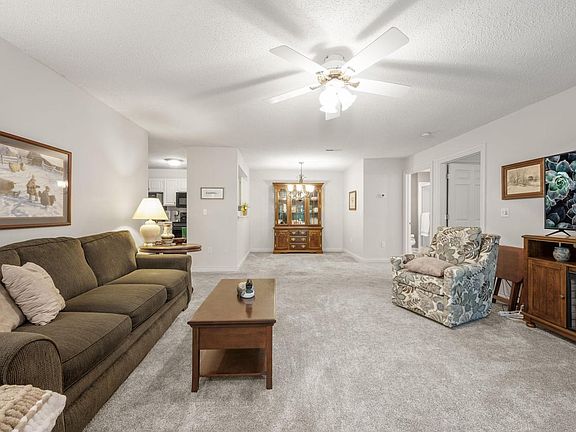 4th image of 590 Pewaukee ROAD #C
