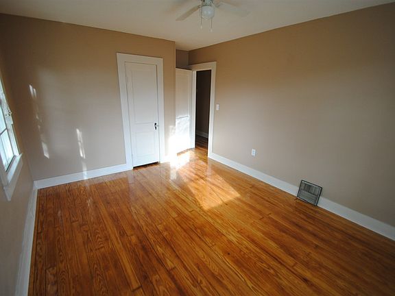 5th image of 1306 Front St