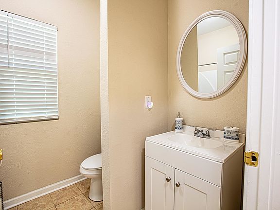 5th image of 670 Wingate Ct