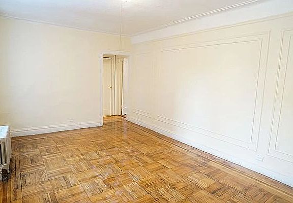 2nd image of 2318 Loring Pl N #6F