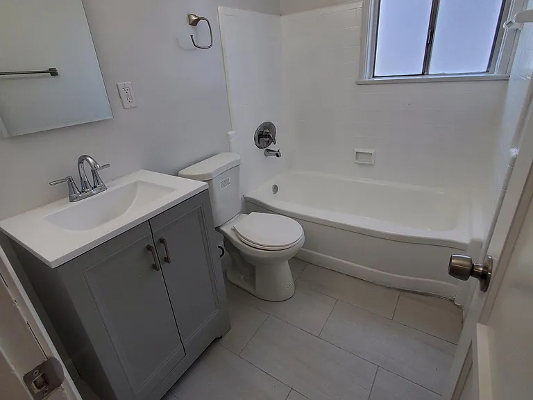 1020 E Carson St #6 — Photo 8