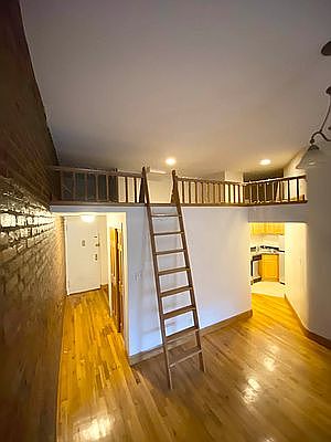 4th image of 323 W 75th St #3BB