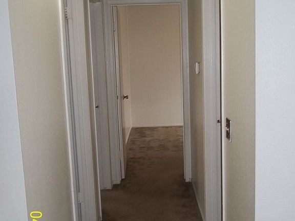 4th image of 17016 Ivy Ave APT C
