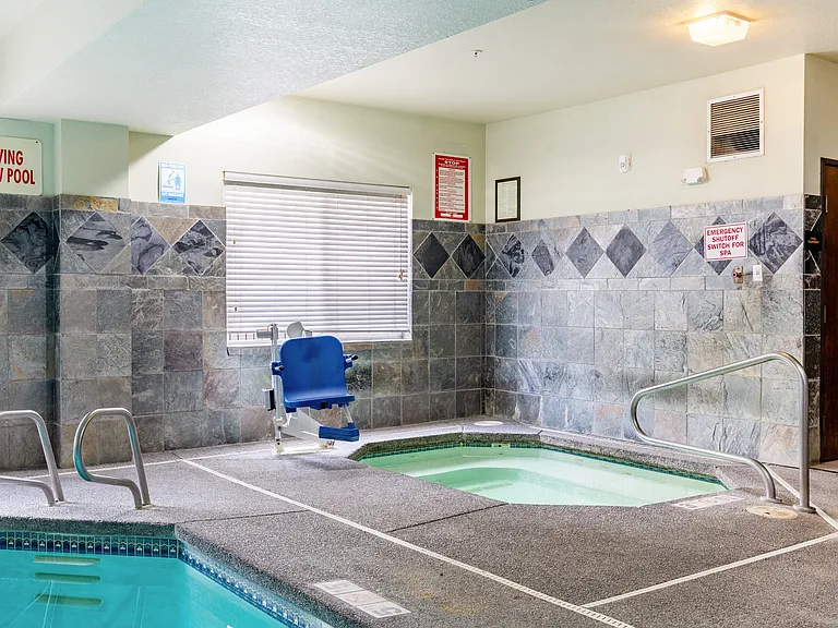Woodland Flats Apartments — Photo 11
