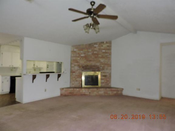 3rd image of 12710 Le Chateau Dr