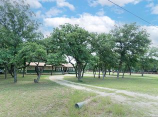 225 Encino Torcido, Adkins, TX 78101