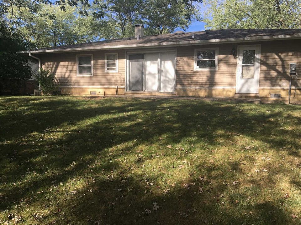 2nd image of 562 Middlebury Ln