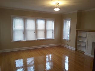 7439 S Prairie Ave #2, Chicago, IL 60619
