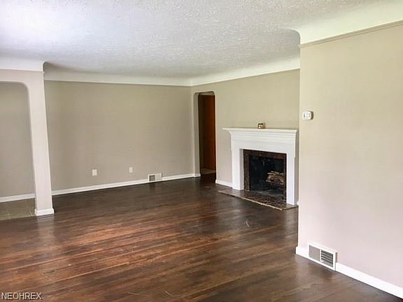 2nd image of 28120 N Park Dr