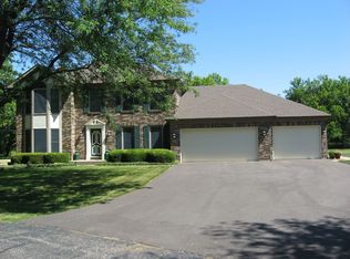 31W636 Nancy Ln, Wayne, IL 60184