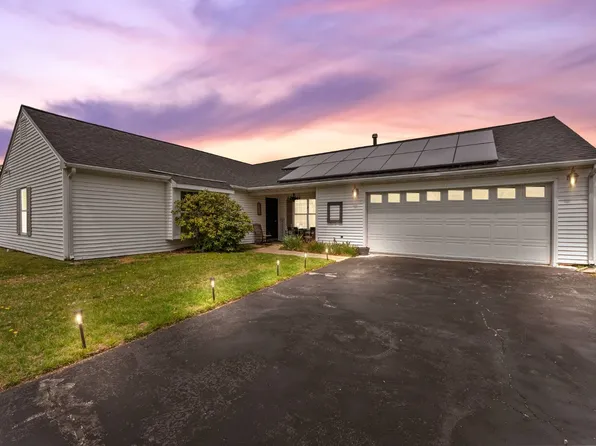 6 Avella Ln, Sicklerville, NJ 08081