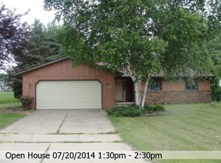 2880 Lavender Ln, Green Bay, WI 54313
