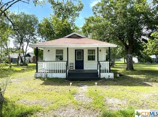 700 & 708 3rd St, Edna, TX 77957